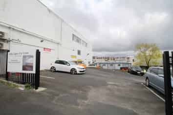 Affordable open plan office