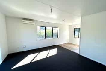 131C Sunset Road, Mangakakahi