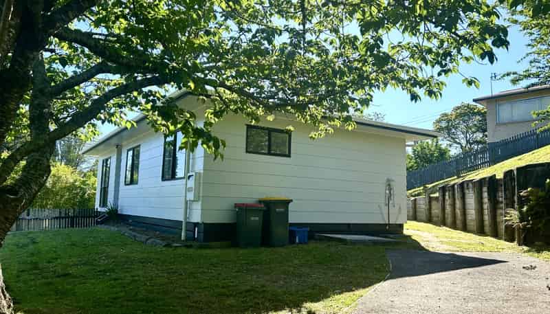 131C Sunset Road, Mangakakahi