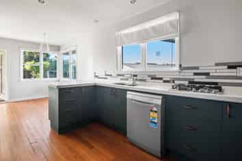 6 Robin Street, Burwood