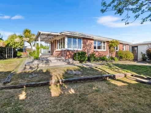 6 Robin Street, Burwood