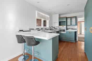 6 Robin Street, Burwood