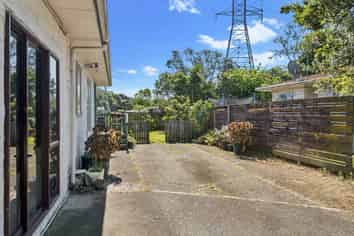 2/32 Latham Avenue, Pakuranga