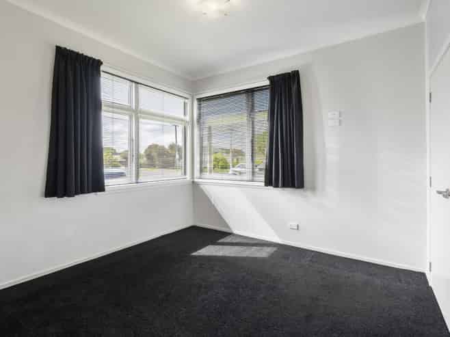 36 Stewart Street, Marton