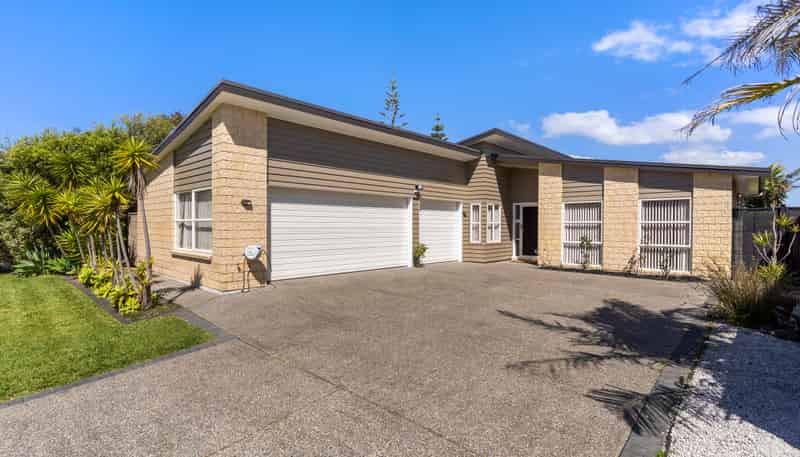 101 Pine Harbour Parade, Beachlands