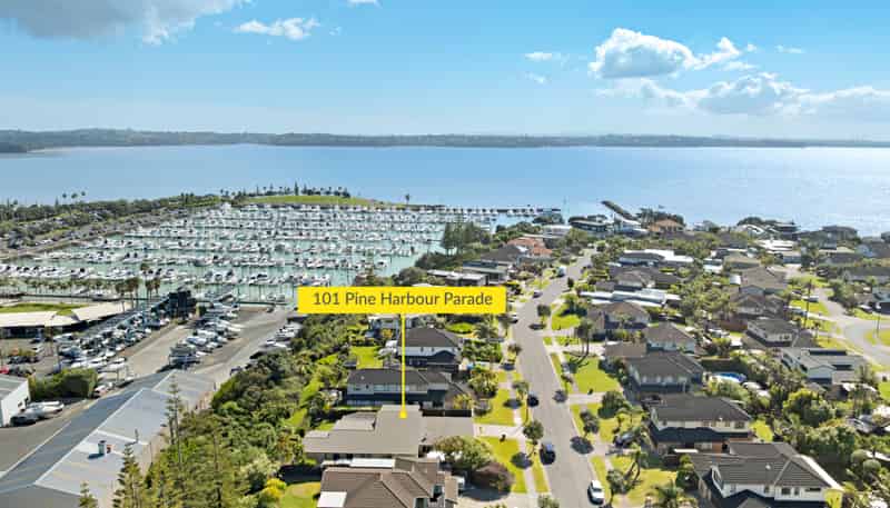 101 Pine Harbour Parade, Beachlands