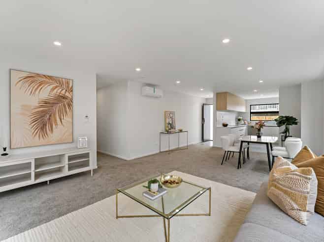 5/15 Holland Avenue, Point England