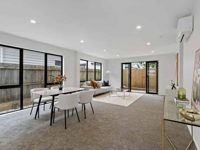 5/15 Holland Avenue, Point England