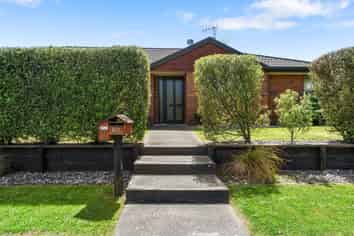 60 Kingsford Drive, STOKE