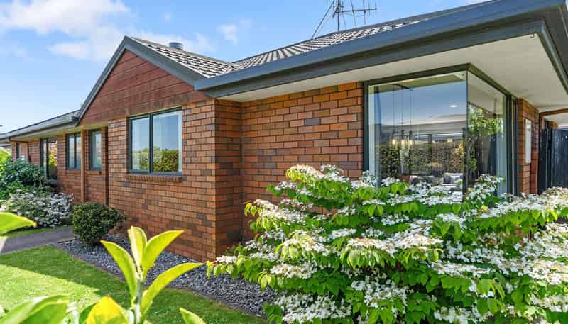 60 Kingsford Drive, STOKE