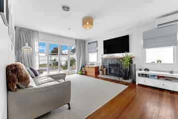 20 Sylvan Crescent, Te Atatu South