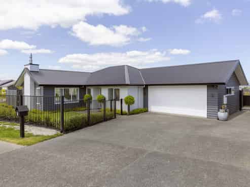 1 Mayfly Grove, Nukuhau