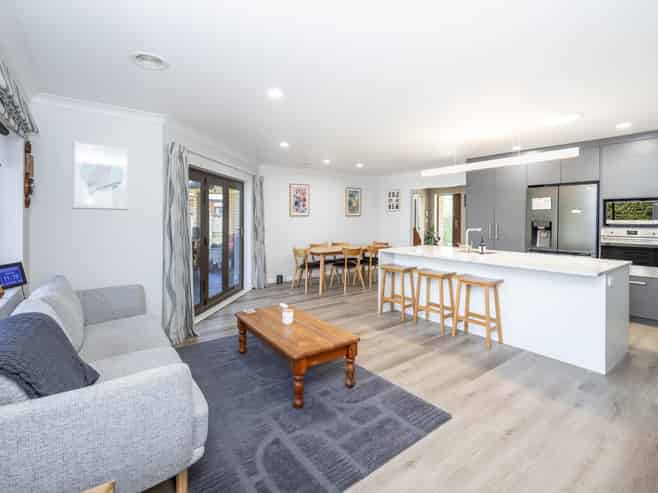 26 Ravenscourt Place, Huntington