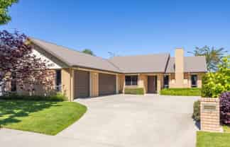 26 Ravenscourt Place, Huntington