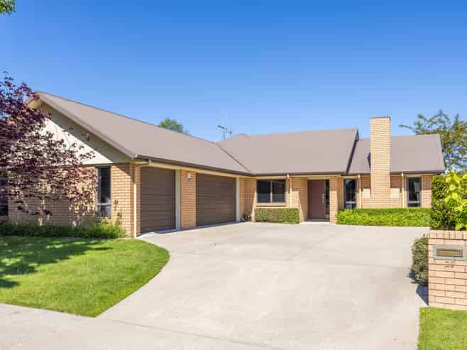 26 Ravenscourt Place, Huntington