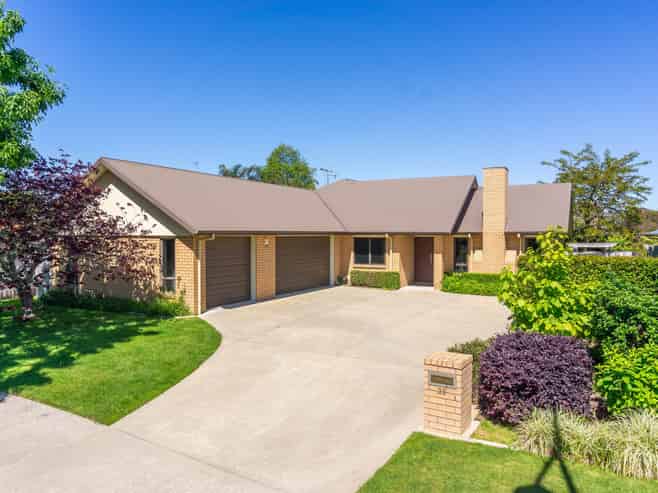 26 Ravenscourt Place, Huntington