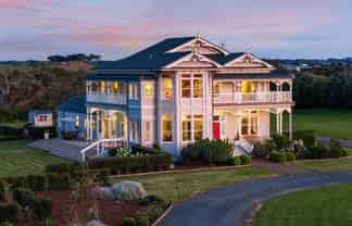 111 Wharf Road, Clarks Beach