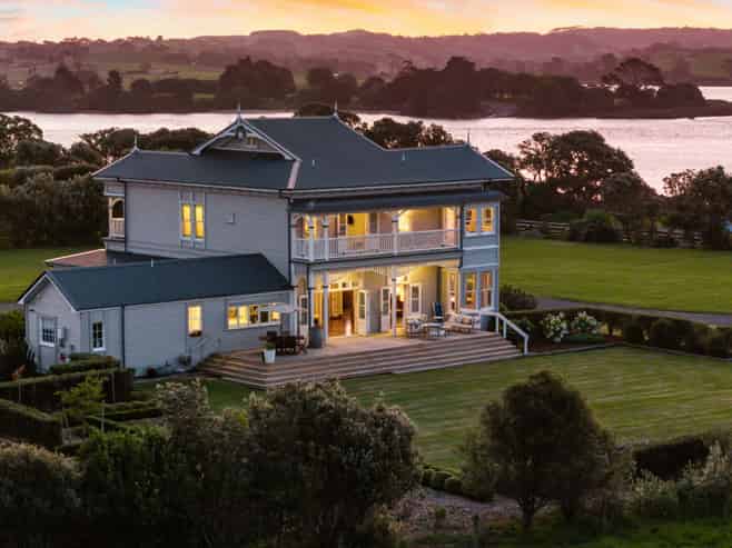 111 Wharf Road, Waiau Pa