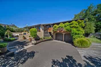 22C Yellowstone Crescent, Burwood