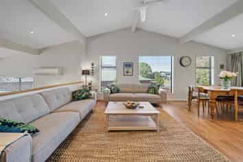 22C Yellowstone Crescent, Burwood