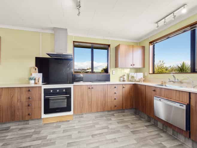 6 Pine Street, Tapanui