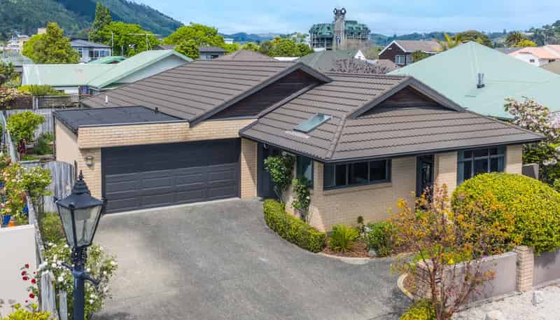 5 Di Pierri Way, THE WOOD