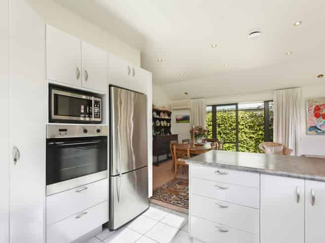 5 Di Pierri Way, THE WOOD