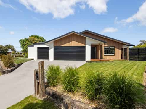 4 Meridian Place, Flagstaff