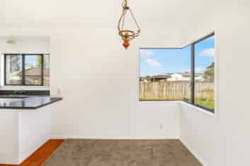 86 Maplesden Drive, Clendon Park