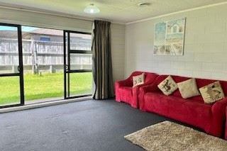 2 bedroom unit- Rent includes water - Widok 5