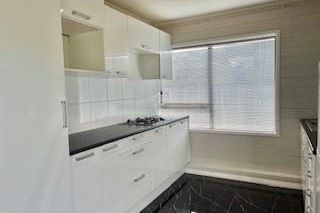 2 bedroom unit- Rent includes water - Widok 6