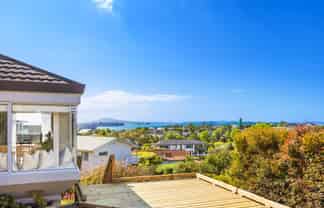 2/134 Bleakhouse Road, Mellons Bay