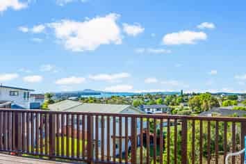 2/134 Bleakhouse Road, Mellons Bay
