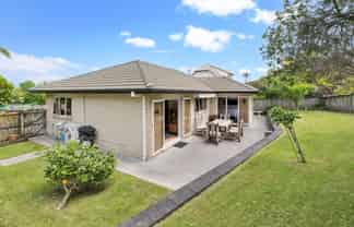 8 Tauranga Place, Orewa