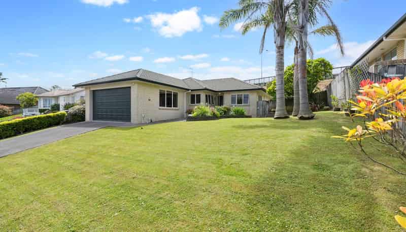 8 Tauranga Place, Orewa