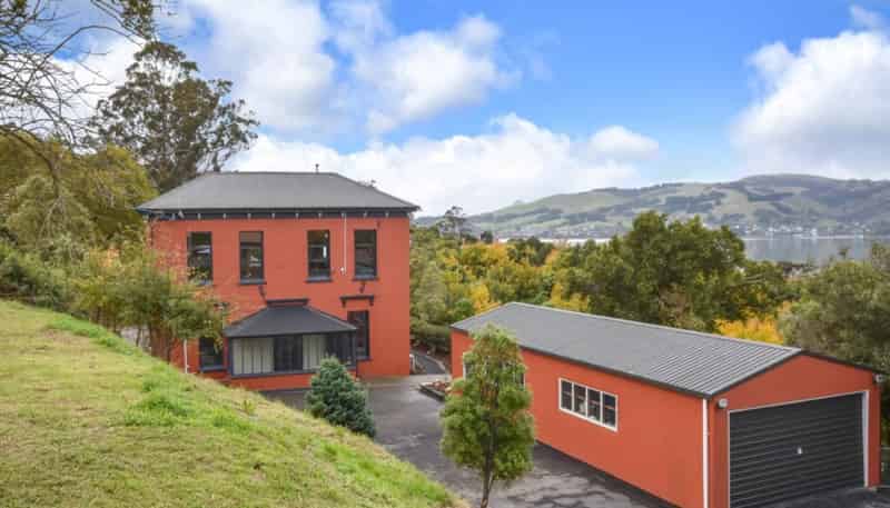 16 Ascog Road, Ravensbourne