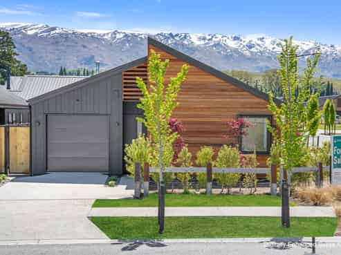 16 Wooing Tree Avenue, Cromwell