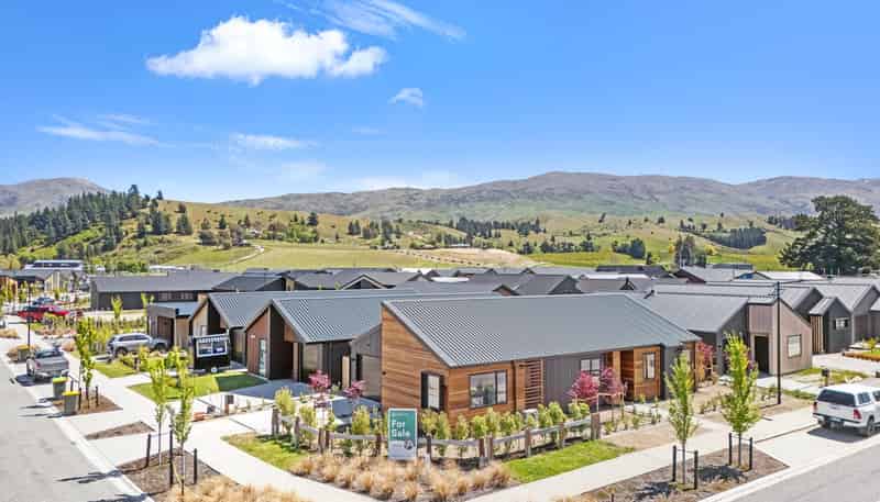 16 Wooing Tree Avenue, Cromwell