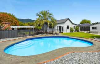 6 Collins Road, Richmond