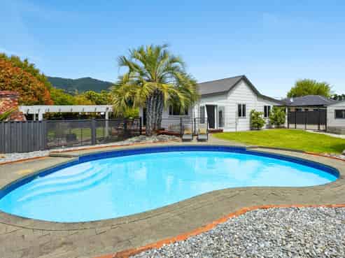 6 Collins Road, Richmond