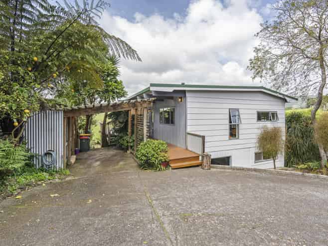 15 Linda Street, Oakura