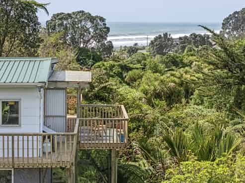 15 Linda Street, Oakura