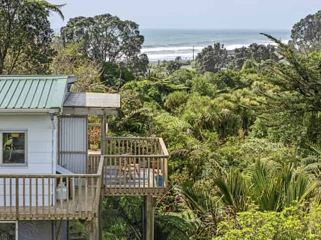 15 Linda Street, Oakura