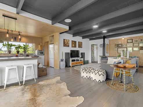 15 Linda Street, Oakura