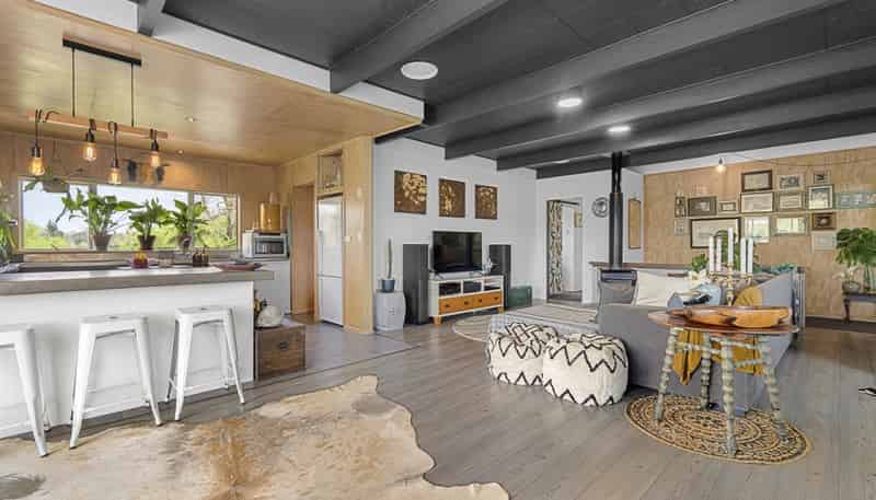 15 Linda Street, Oakura