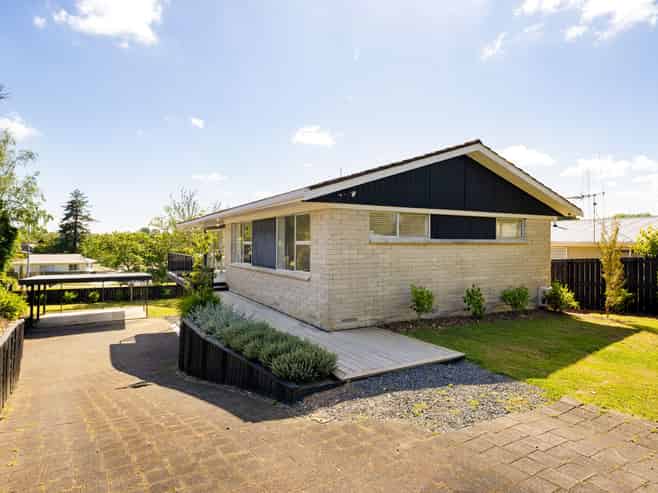 7 Exeter Street, Glenview