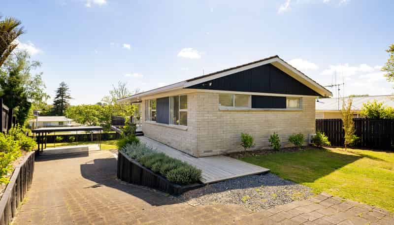 7 Exeter Street, Glenview