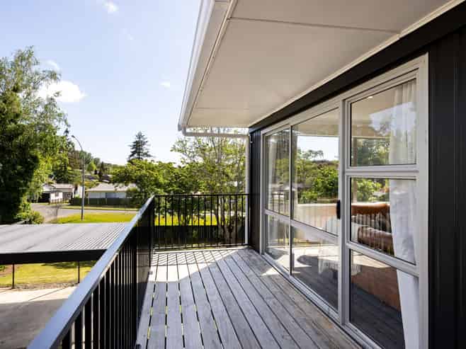 7 Exeter Street, Glenview