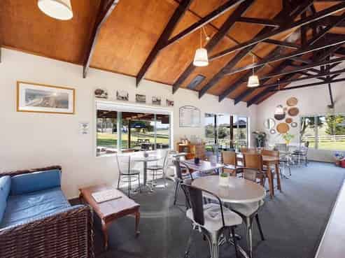 Smallgusta, Pools & Cafe