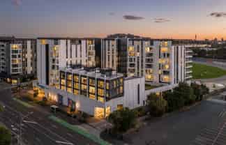 220/223A Green Lane West, Epsom